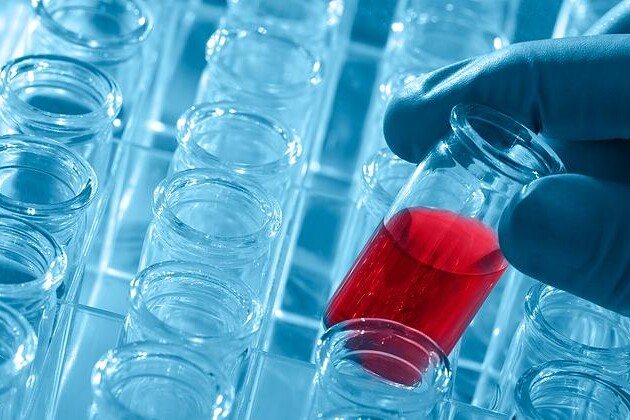 Účinnost a bezpečnost vakcín proti onemocnění COVID-19 v bodech